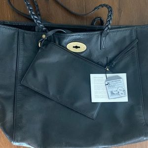 Mulberry Med Dorset Tote with original tags and pochette.